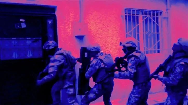 'Çember 21' Operasyonlarında 4 Bin 491 Firari Yakalandı