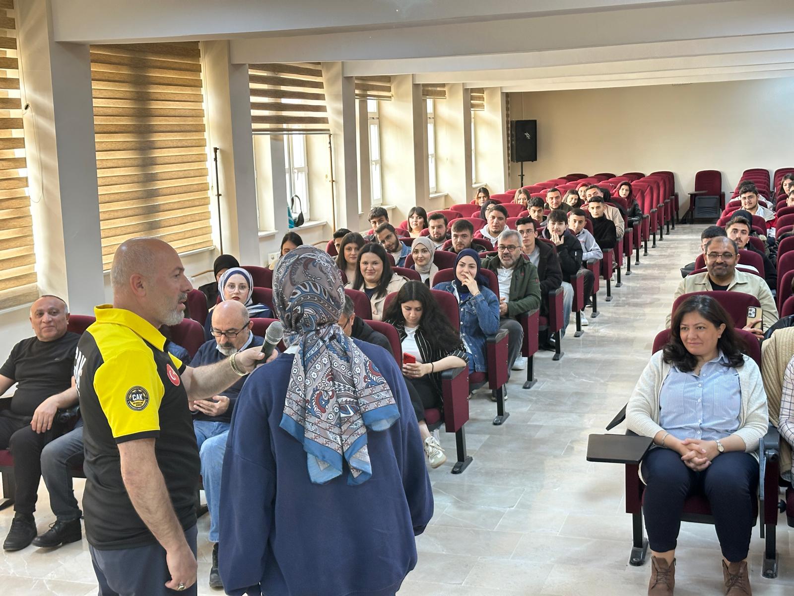 Kangal MYO'da Aile, Kariyer ve Afet Bilinci Konuşuldu