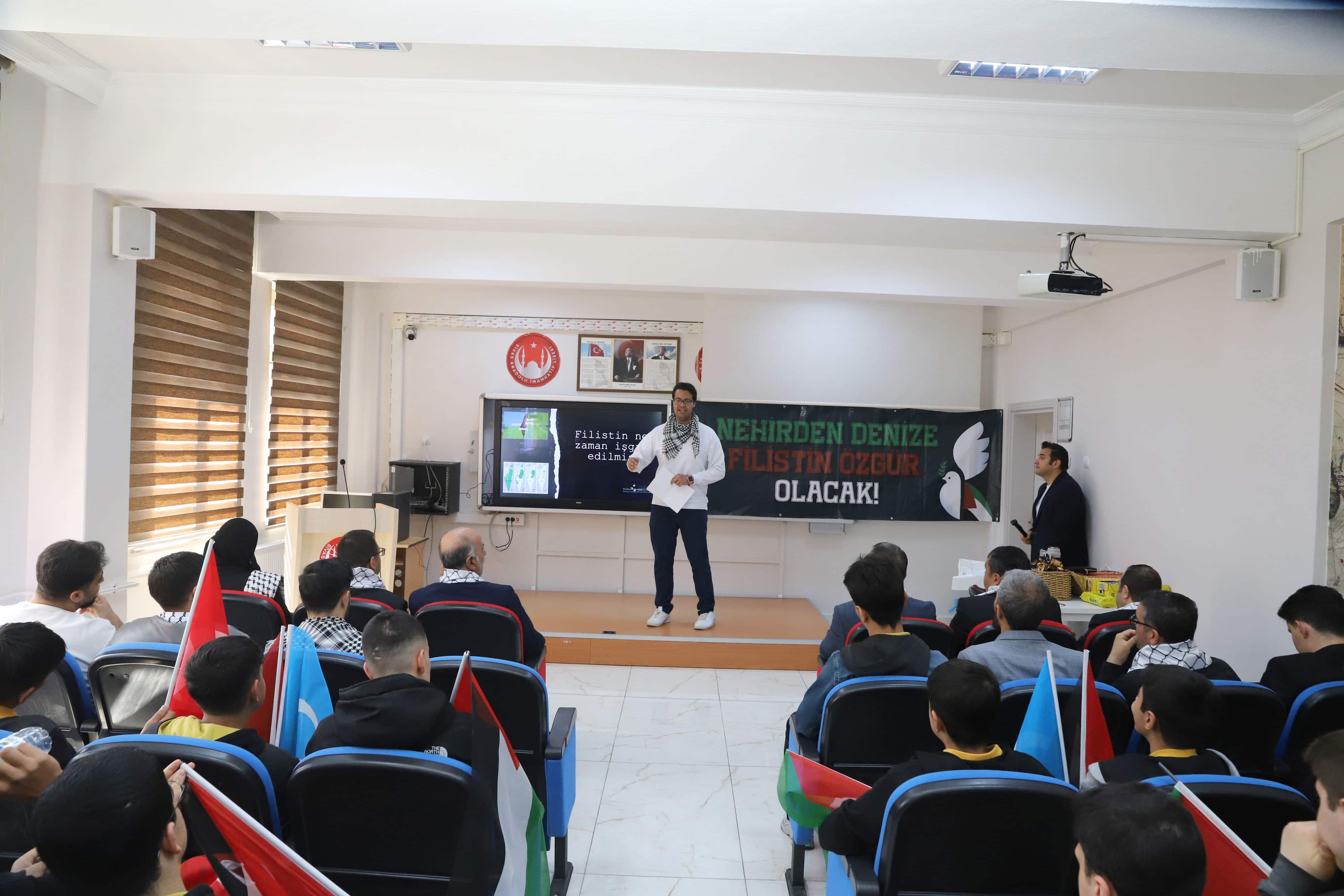 Filistinli öğrenciler Sivas'ta, yaşadıkları zulmü anlattı!