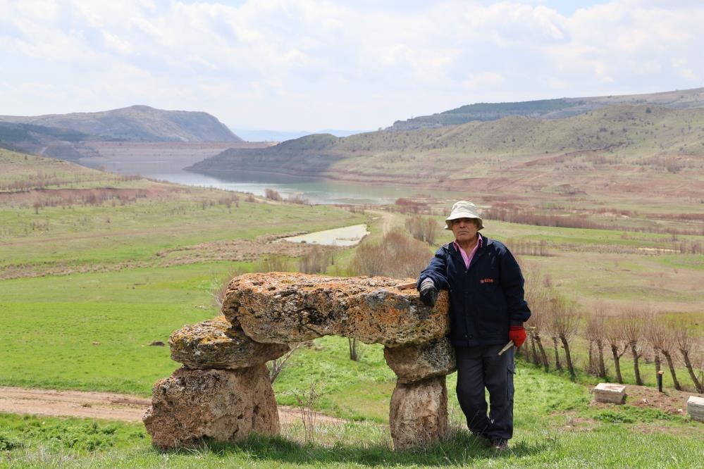 Sivas'taki Köyde Kimsenin Dokunmadığı Taş! Sırrı Ortaya Çıktı...