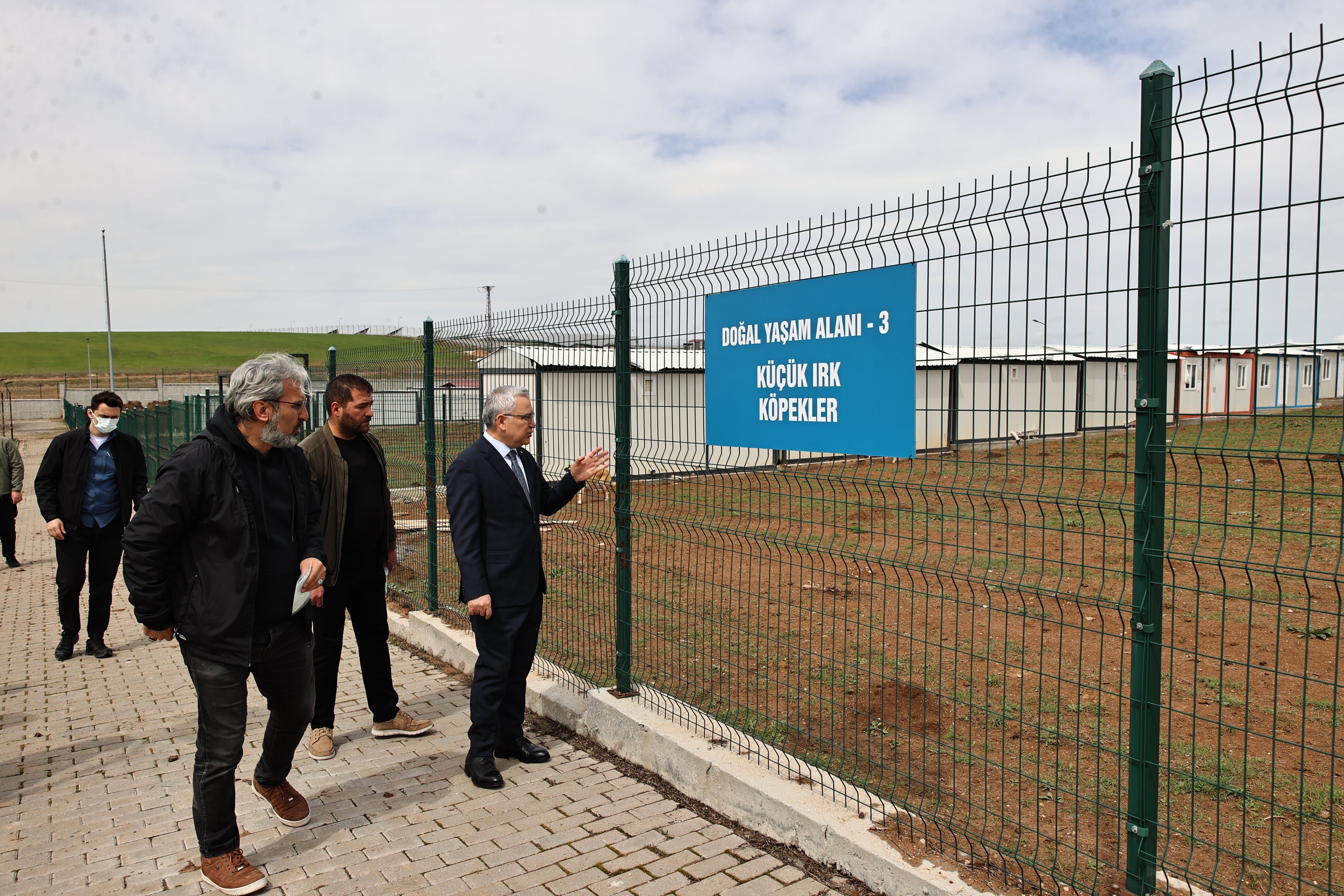 Vali Şimşek ziyaret etti! Sivas'ta 600 sahipsiz hayvan buraya getirilecek! 
