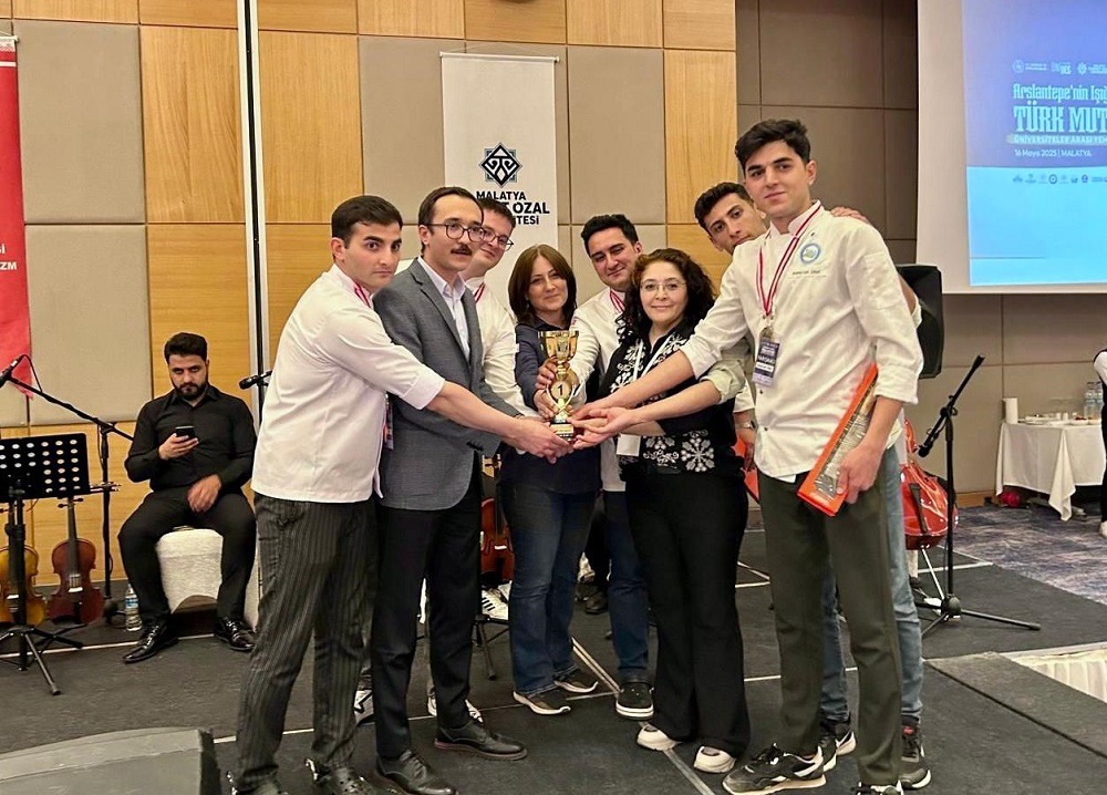 Sivas Cumhuriyet Üniversitesi Gastronomi Öğrencilerinden Büyük Başarı