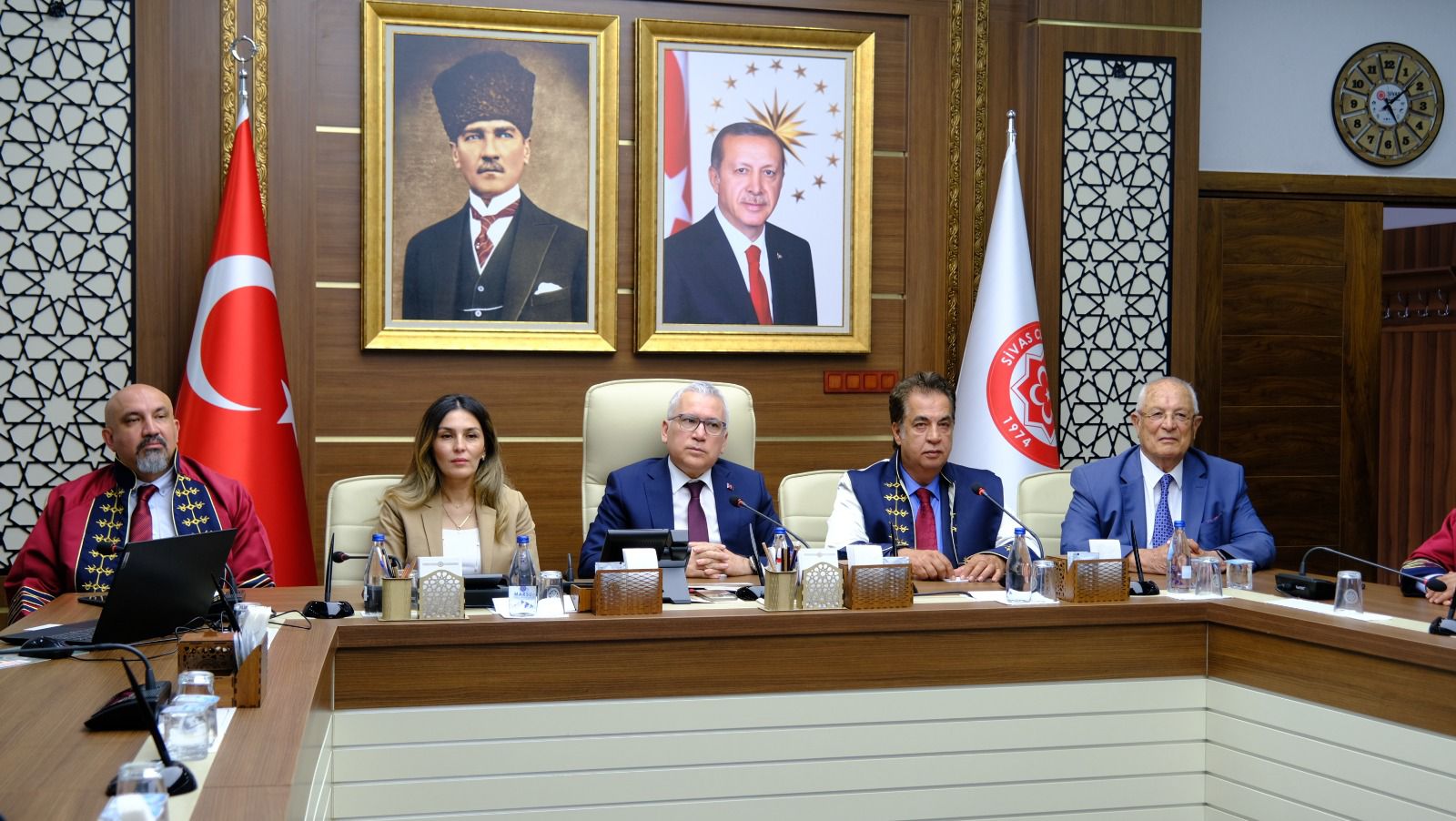 Lütfi Abay’a senato kararıyla yeni ünvan!