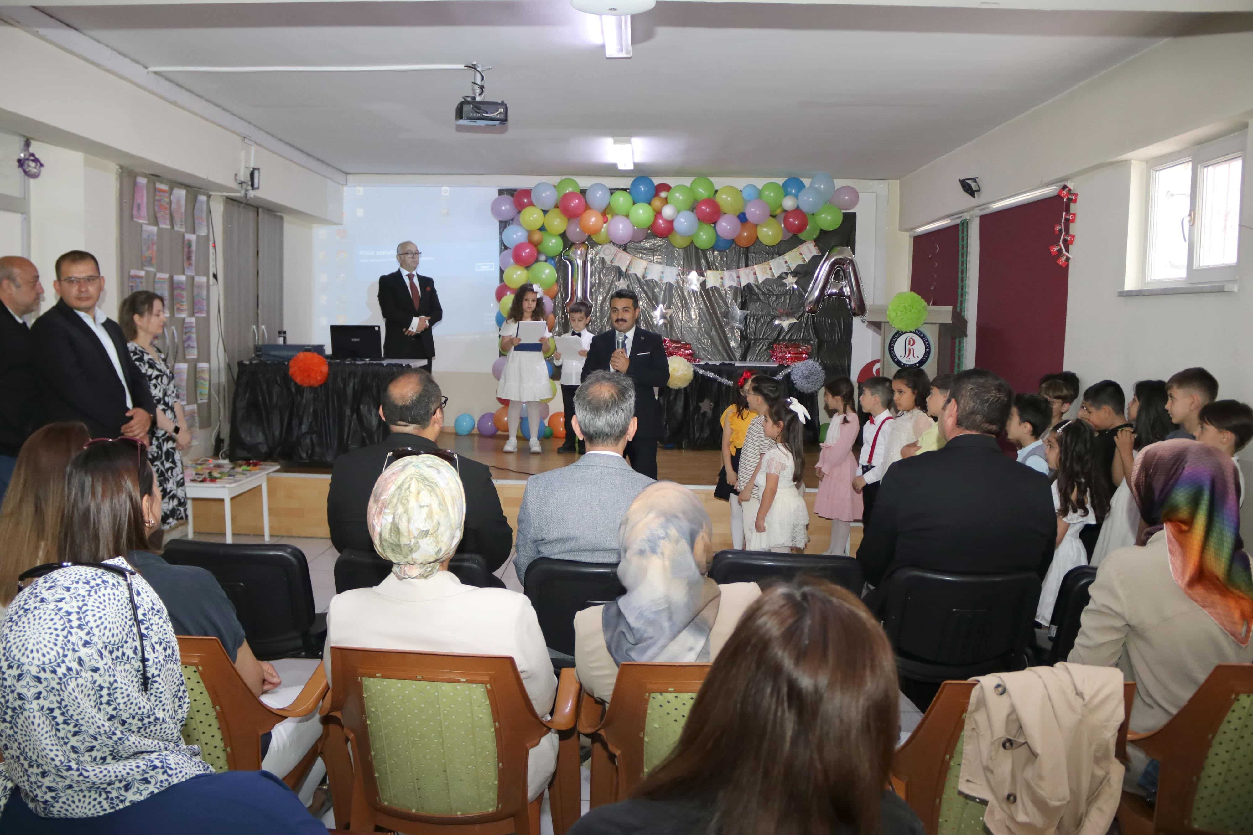 Okumayı Öğrendiler, Bayram Yaptılar