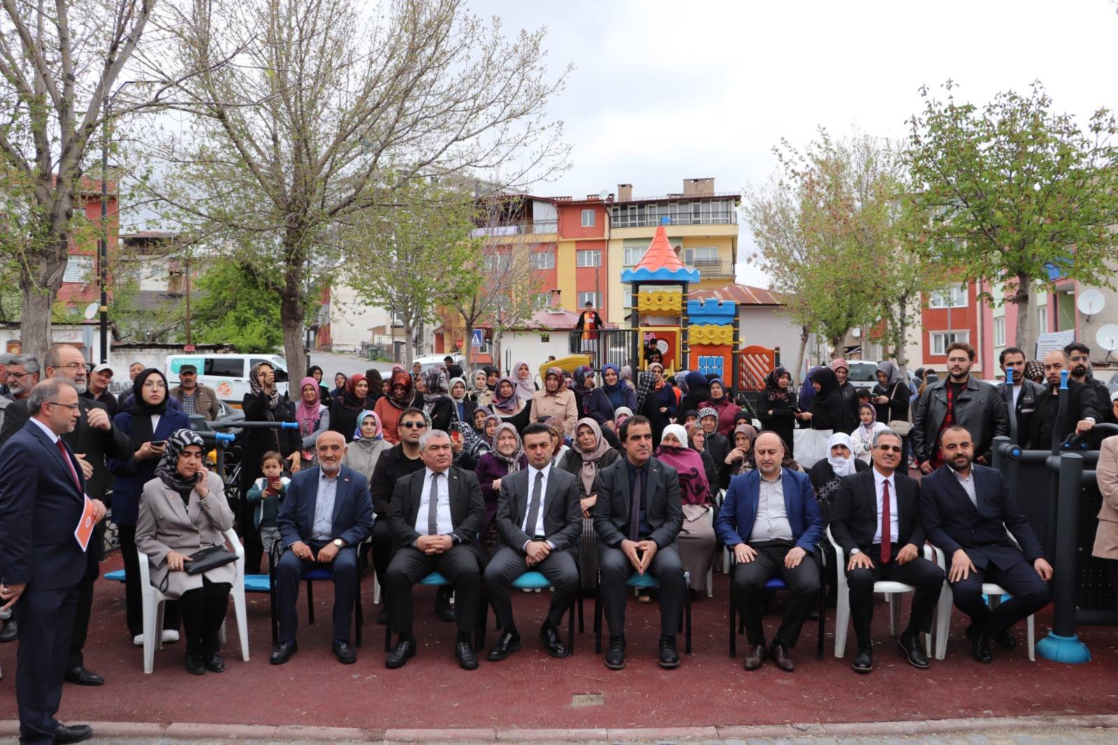 vefat eden eşi için Sivas'a Kur'an Kursu yaptırdı 
