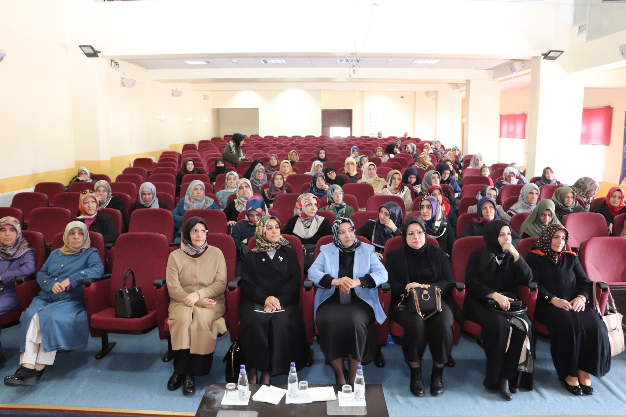 Diyanet Müşaviri Kahyaoğlu konferans verdi