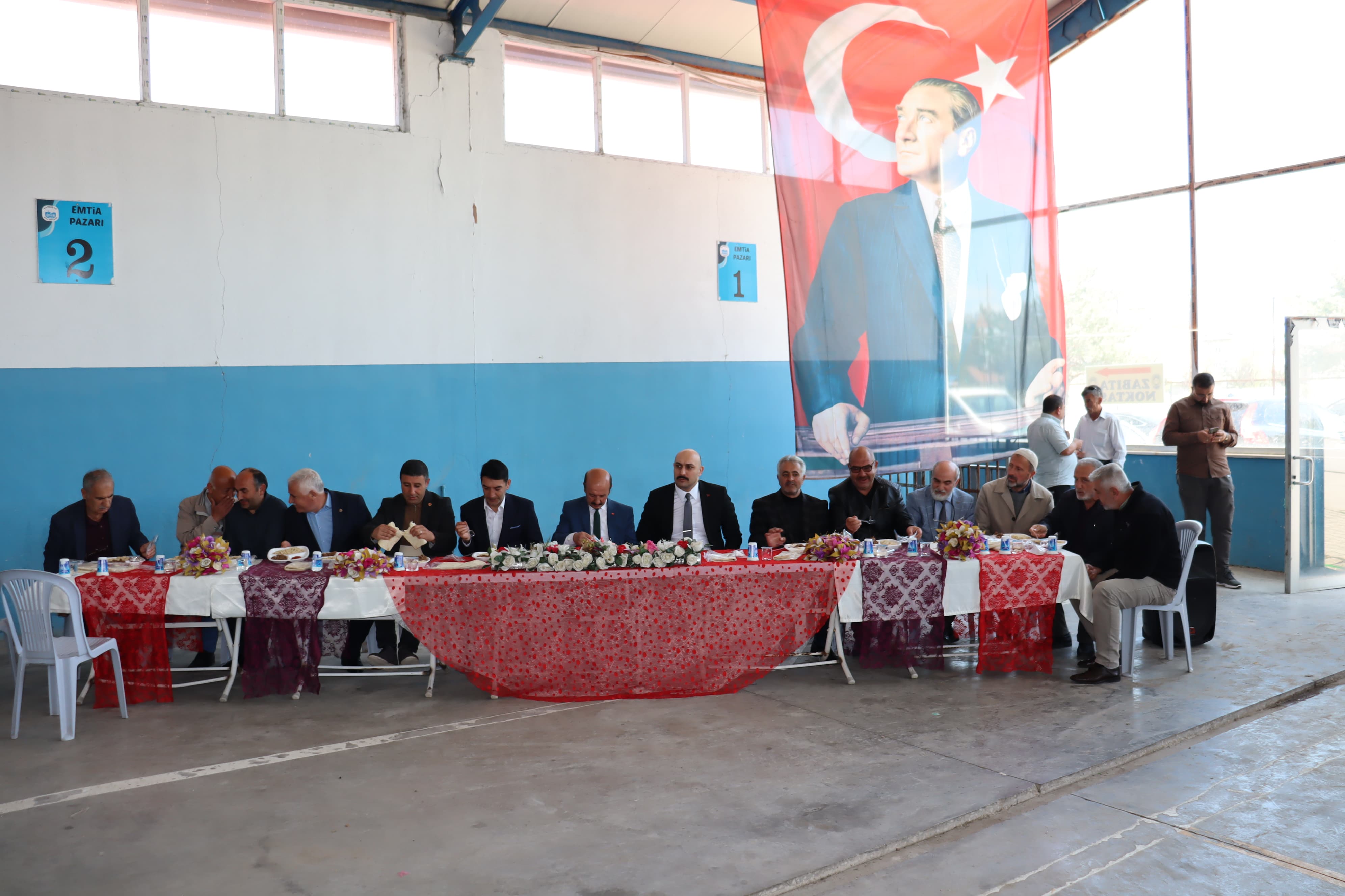 Sivas'ta çiftçiler, şükür duasına çıktı-1