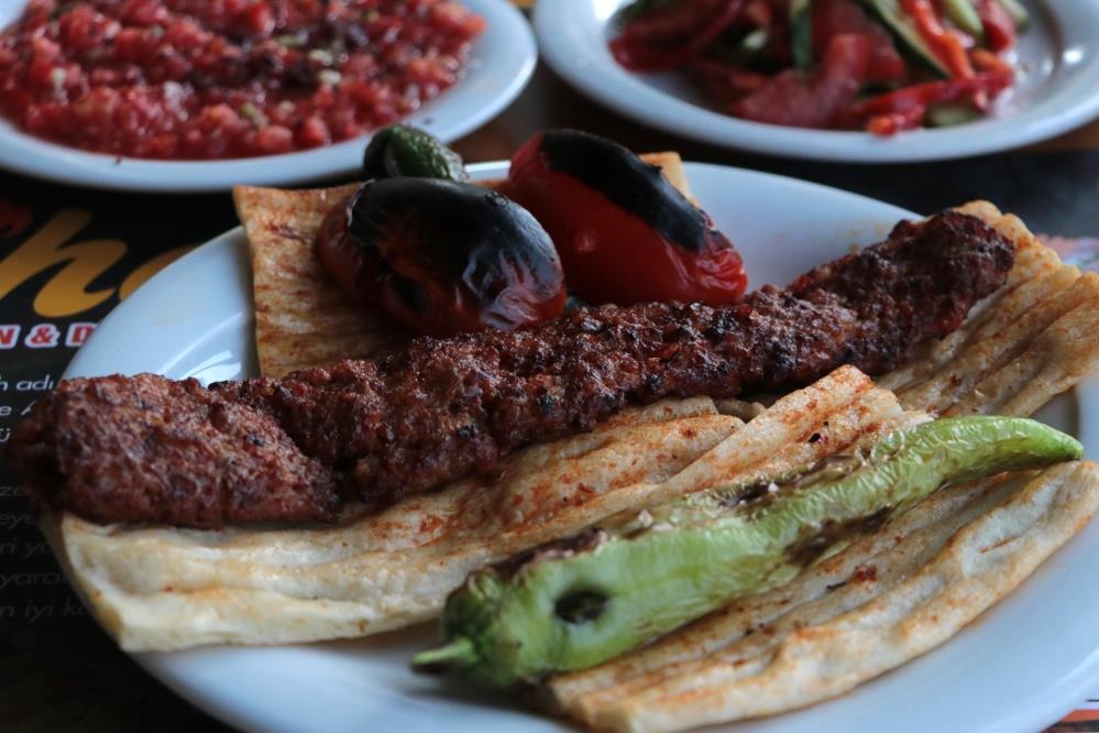 Adanalı Kebap ustaları Sivaslılara resti çekti: Kimsenin gücü yetmez! 