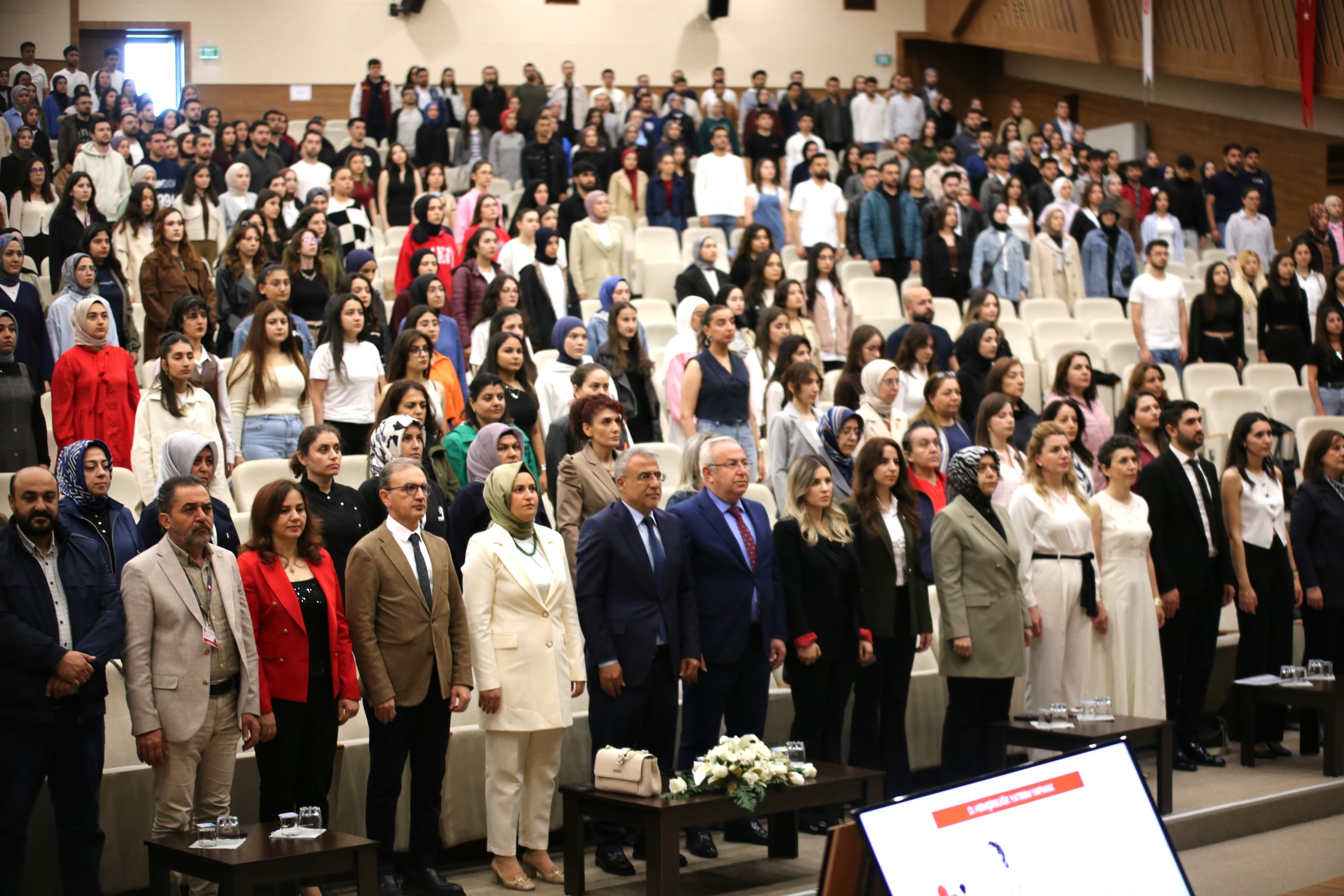 Hemşireliğe Önem Vermek Ekonomileri Güçlendirir