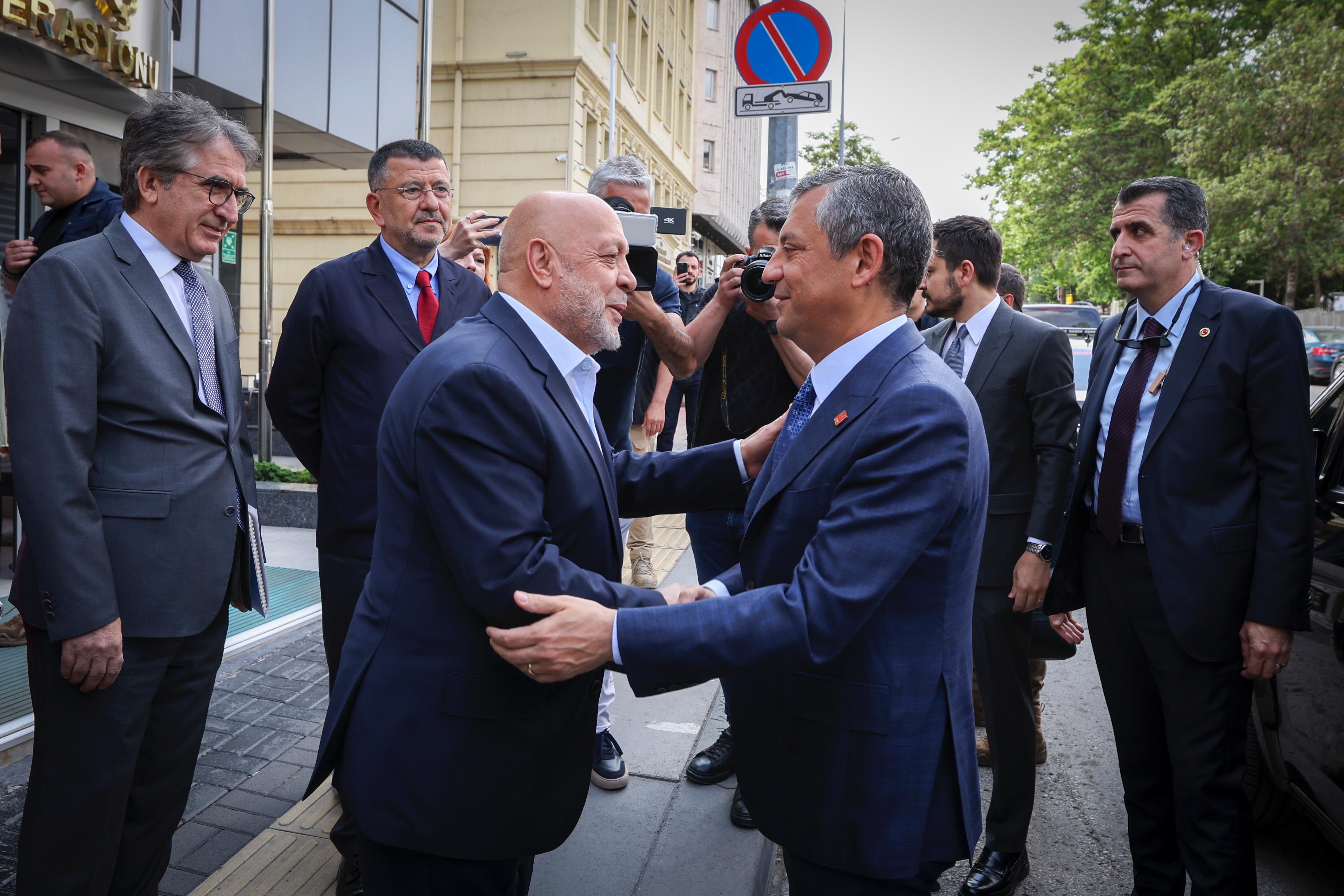 Özgür Özel: Derhal Asgari Ücret Komisyonu toplanmalı!