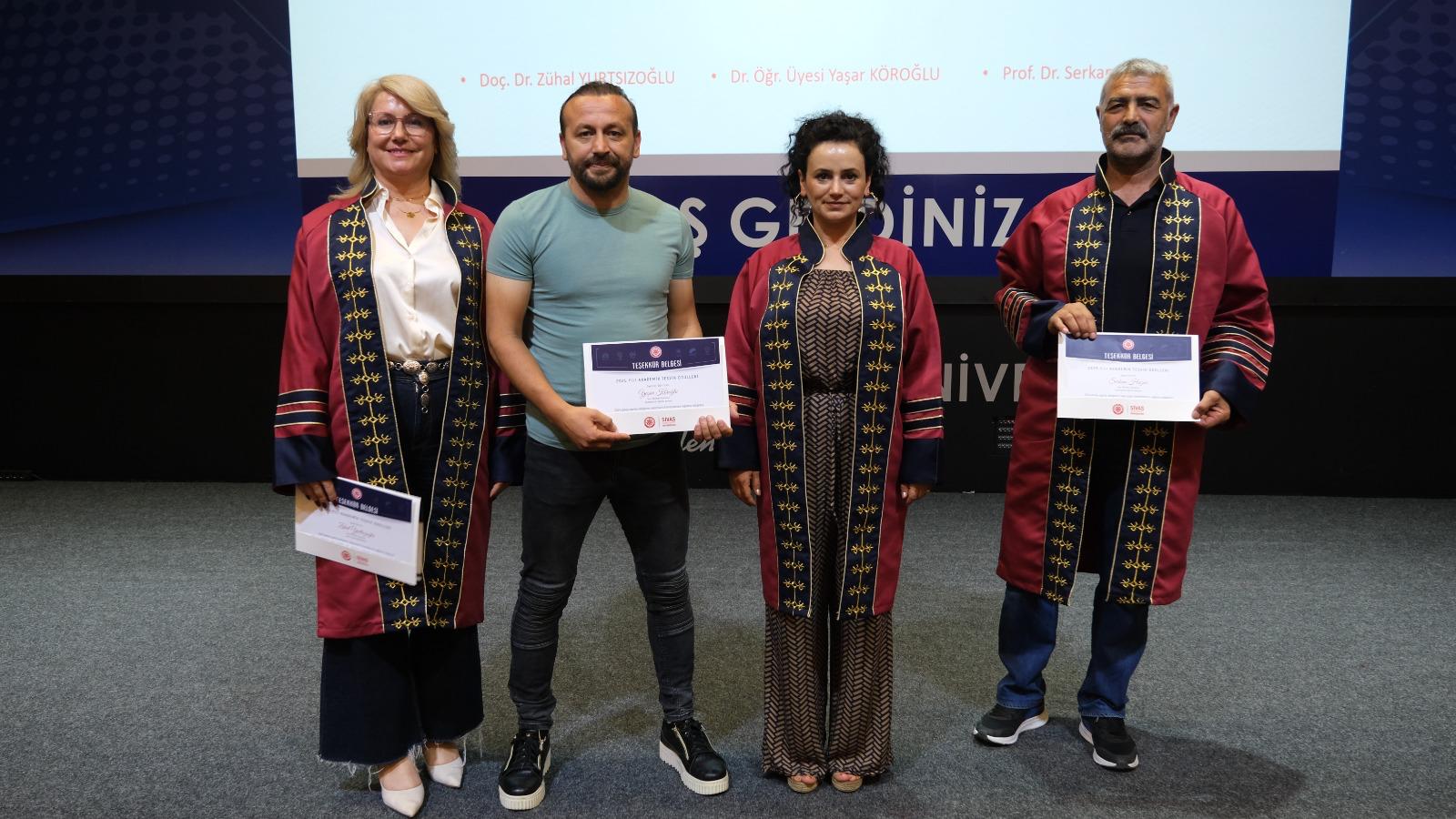 SCÜ'de akademisyenlere teşvik ödülü 
