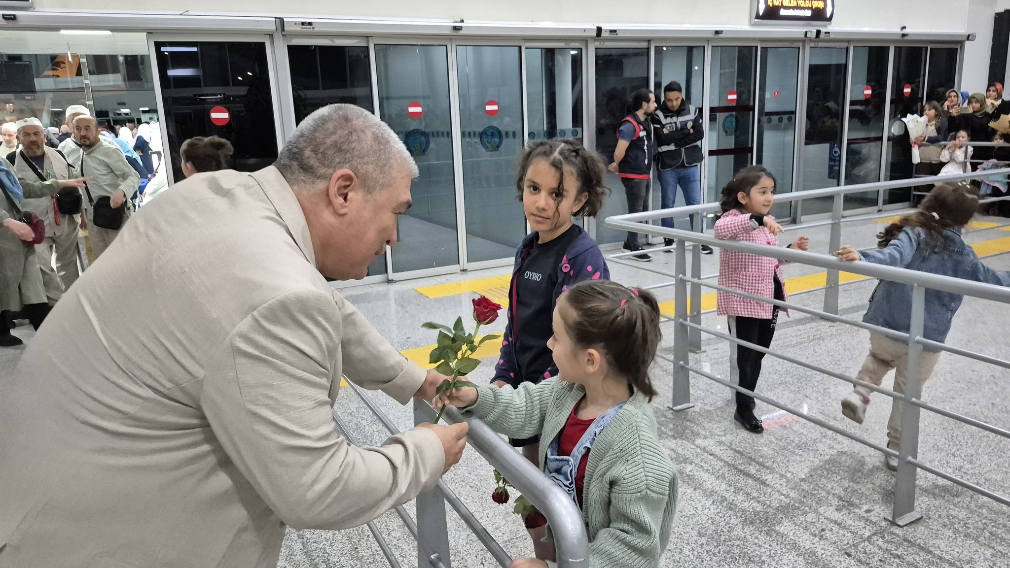 Sivaslı hacılar yurda döndü! 