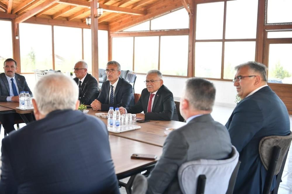 Rekabet bitti! Kayseri Sivas ile kardeş oldu! 