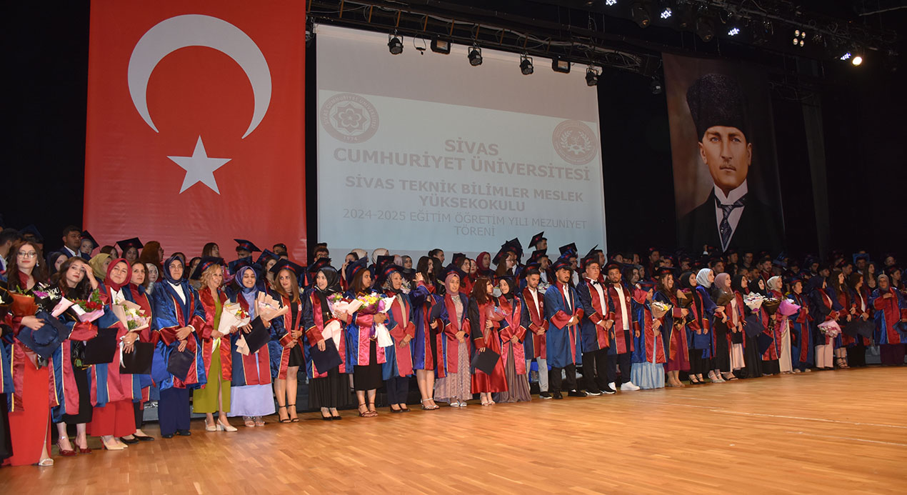 İki kanseri yendi, 49 yaşında üniversiteyi birincilikle bitirdi