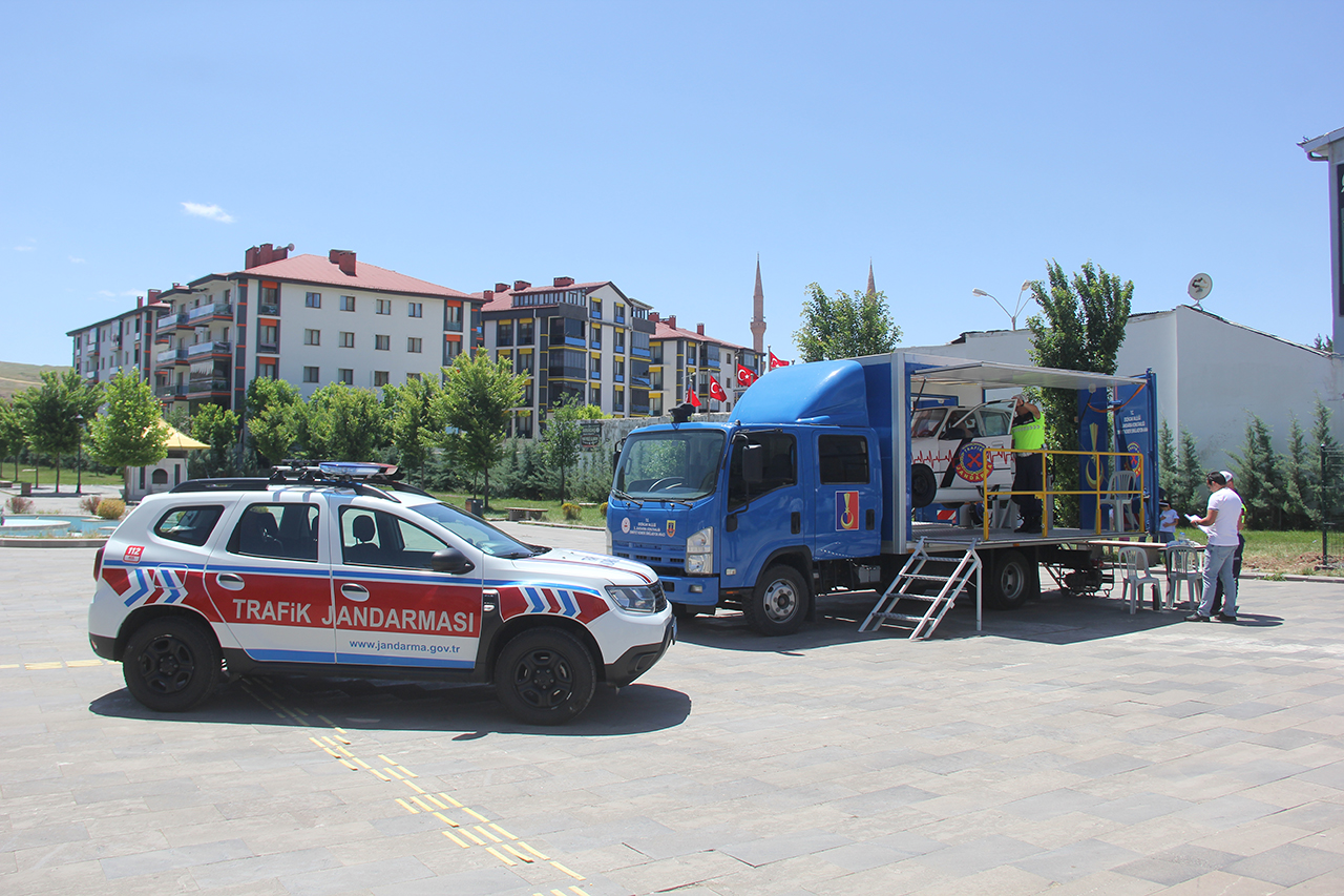 Emniyet Kemeri Kullanmanın Önemi Simülasyonla Anlatıldı 1