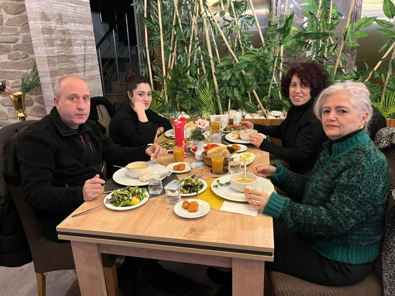 ÜNİPERSEN ailesi iftarda bir araya geldi 