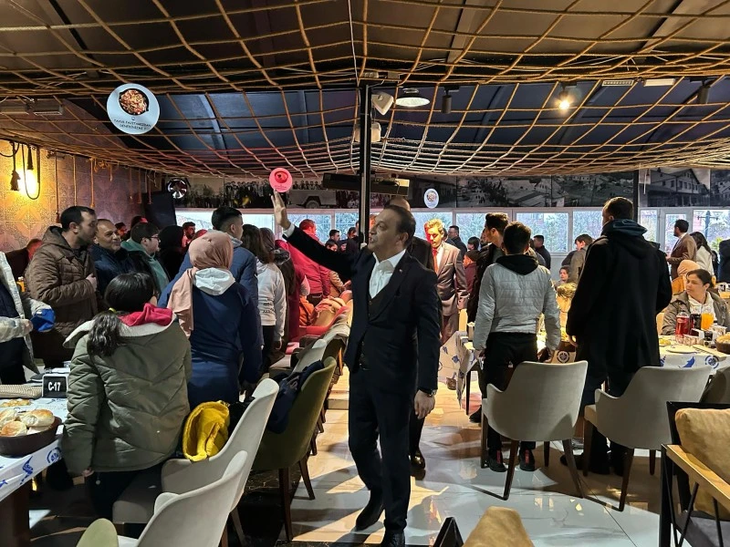 MHP Sivas Milletvekili Özyürek, Suşehri'nde iftar programına katıldı