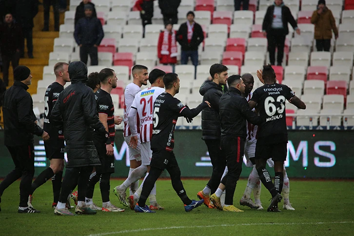 Beşiktaş Maçı Öncesi Sivasspor'a Kötü Haber! 