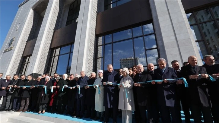 Cumhurbaşkanı Erdoğan, AK Parti Kongre Merkezi'nin Açılışını Yaptı