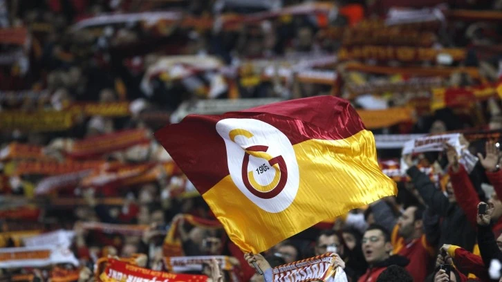 Galatasaray'ın Yıldızı Futbolu Bırakıyor! 
