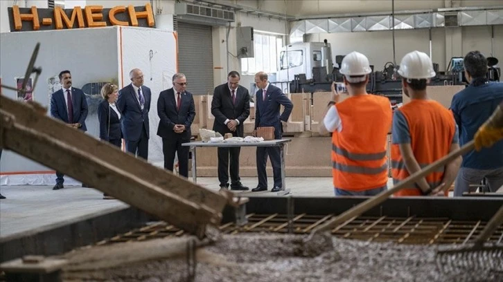 Prens Edward Türkiye'de Konut Sitesi Çalışmalarını İnceledi