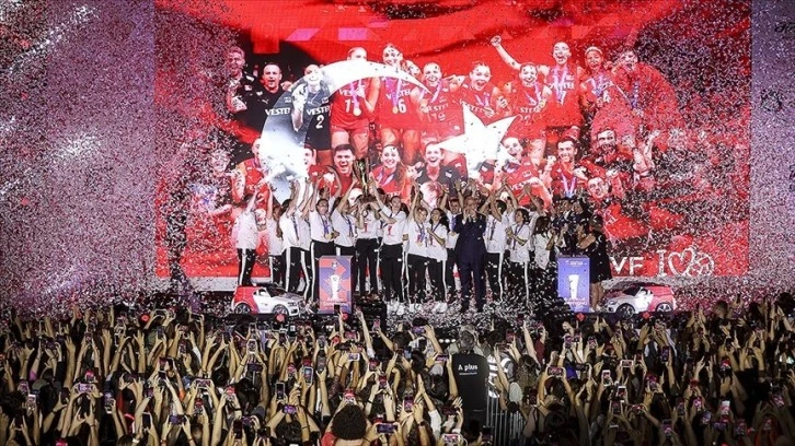 "Filenin Sultanları" Avrupa Şampiyonluğunu Vatandaşlarla Kutladı 