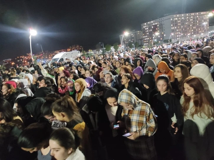 Sivas KYK'da Kız Öğrencinin Mahsur Kaldığı Anlar 