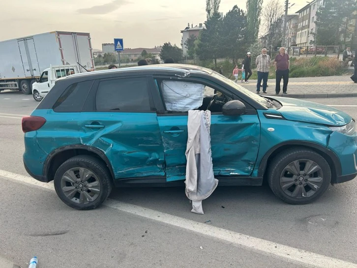Sivas'ta Kaza: 2 Yaralı