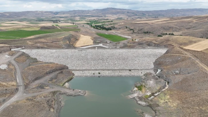 Sivas'ta O Barajda  Su Tutulmaya Başlandı 