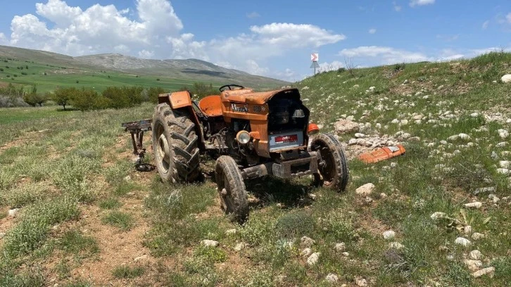 Sivas'ta Traktör Devrildi Altına Kalan Sürücü Öldü