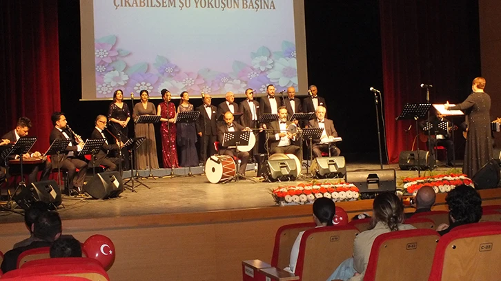 Sivas'ta Türk Halk Müziği konseri düzenlendi