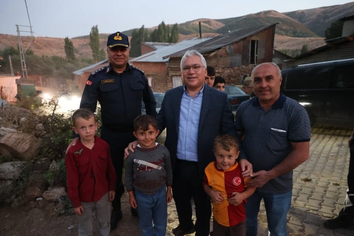 Sivas Valisi Köy Ziyaretlerine Devam Ediyor 