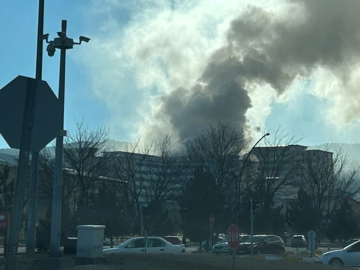 SON DAKİKA: Sivas'ta Üniversite Hastanesinde Yangın!