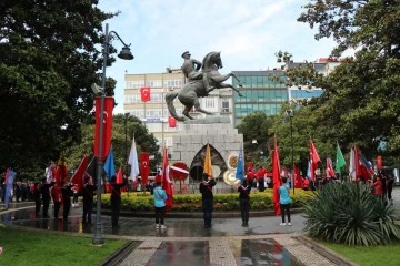 19 Mayıs Kutlamaları Atatürk Anıtı'ndaki Törenle Başladı