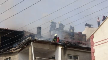 3 Katlı Binada Yangın Çıktı 