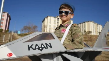 6 Yaşında KAAN'ın Maketini Yaptı: Tek Hayali Pilot Olmak