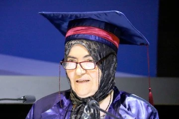 66 Yaşındaki Üniversiteli Ayşe Hasbek, Mezuniyet Sevinci Yaşadı
