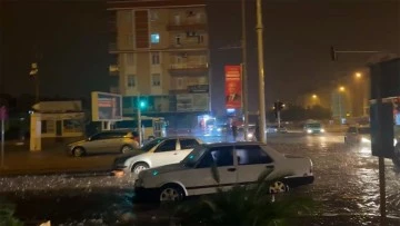 Antalya'da Sel: 5 ilçede Eğitime 1 Gün Ara Verildi