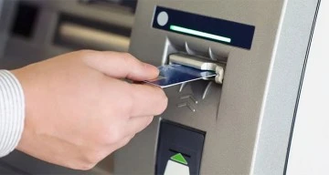 ATM'ye Kart Kaptıranlar Aman Dikkat 
