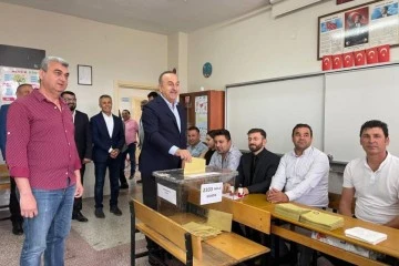 Bakan Çavuşoğlu: 'Türk Milleti Demokrasiye Düşkündür'