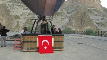 Balonlar 19 Mayıs İçin Türk Bayraklarıyla Havalandı
