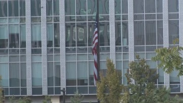 Bayraklar ABD Büyükelçiliğinde de Yarıya İndirildi