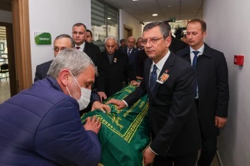 CHP Genel Başkanı Özel, Mehmet Aslandoğan’ın Cenazesine Katıldı