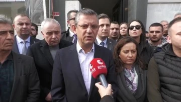 CHP Genel Başkanı Özel Şehit Ailesini Ziyaret Etti