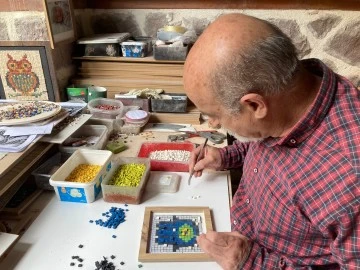 Çocuklara Kodlama Yöntemiyle Taş Mozaik Sanatını Öğretiyor