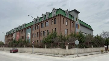 Depremzede Başörtülü Öğrenciyi Okula Almayan Müdüre Emsal Ceza