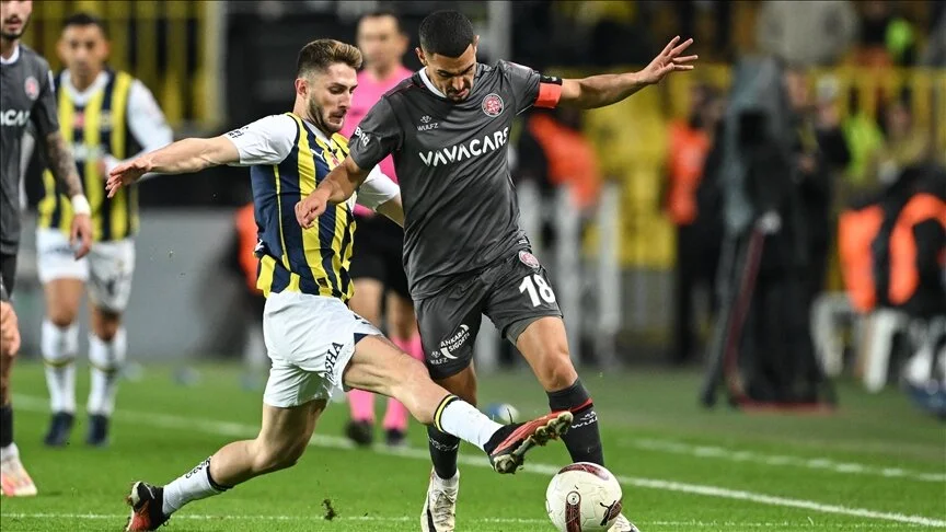 Fenerbahçe Karagümrük'e Konuk Oluyor