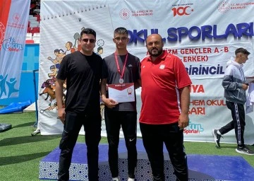 Genç Atlet Türkiye İkincisi Oldu