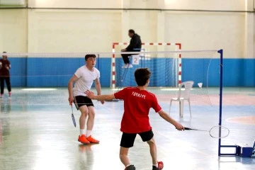 Gençlik Haftasında Badminton Turnuvası Yapıldı 
