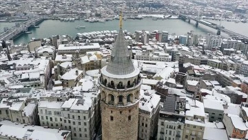 İstanbul'a Kar Gözüktü 